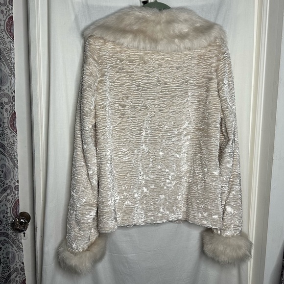 NWOT Dennis Basso Soft Faux Fur & Velvet Ivory Coat | Medium - Picture 5 of 14
